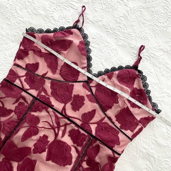 NWOT Lulus Alluring Dream Burgundy Floral Mesh Lace Trumpet Midi Dress XLARGE - Picture 8 of 10